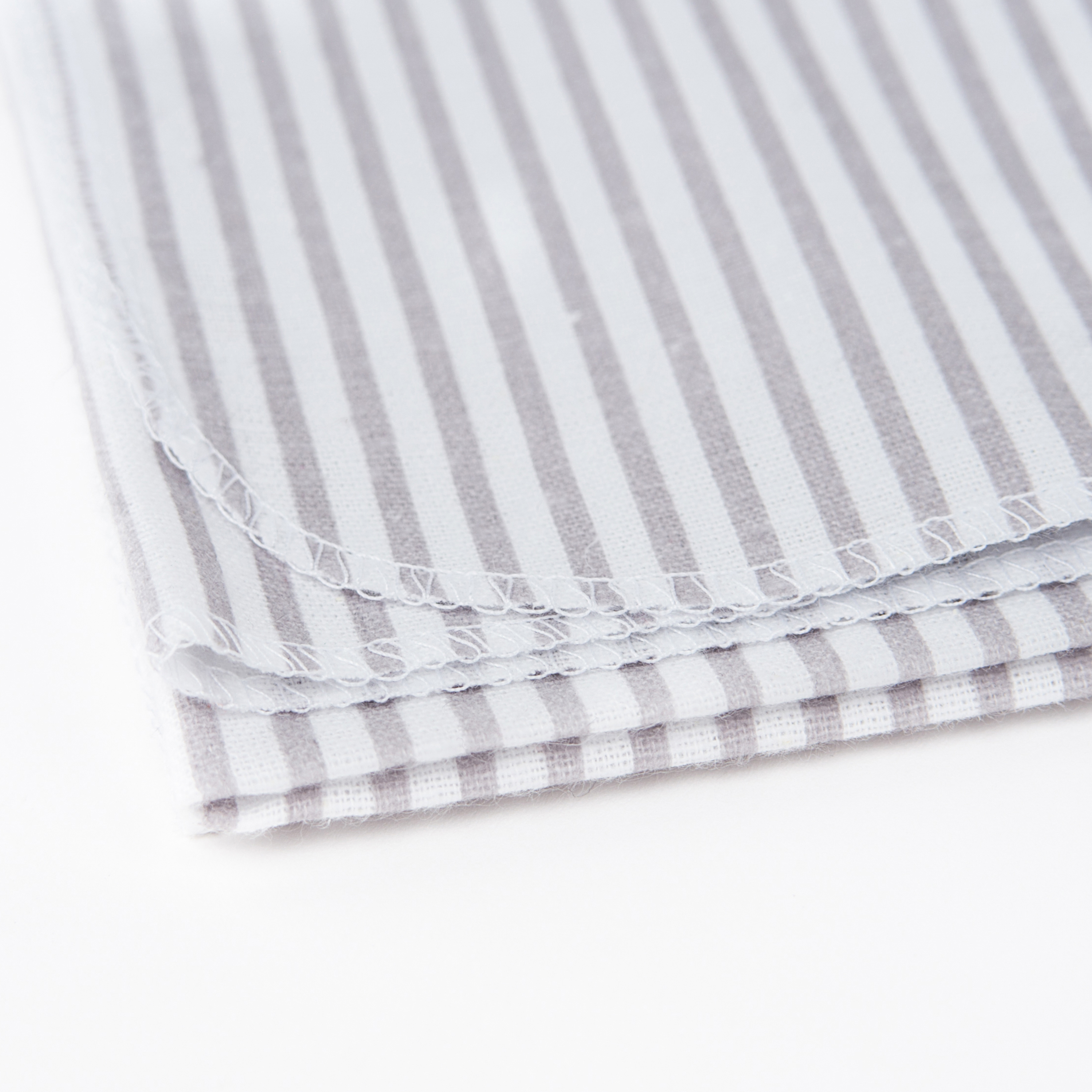 Подарочная корзина на рождение мальчика "Цирк" 12 предметов + 1 подарок