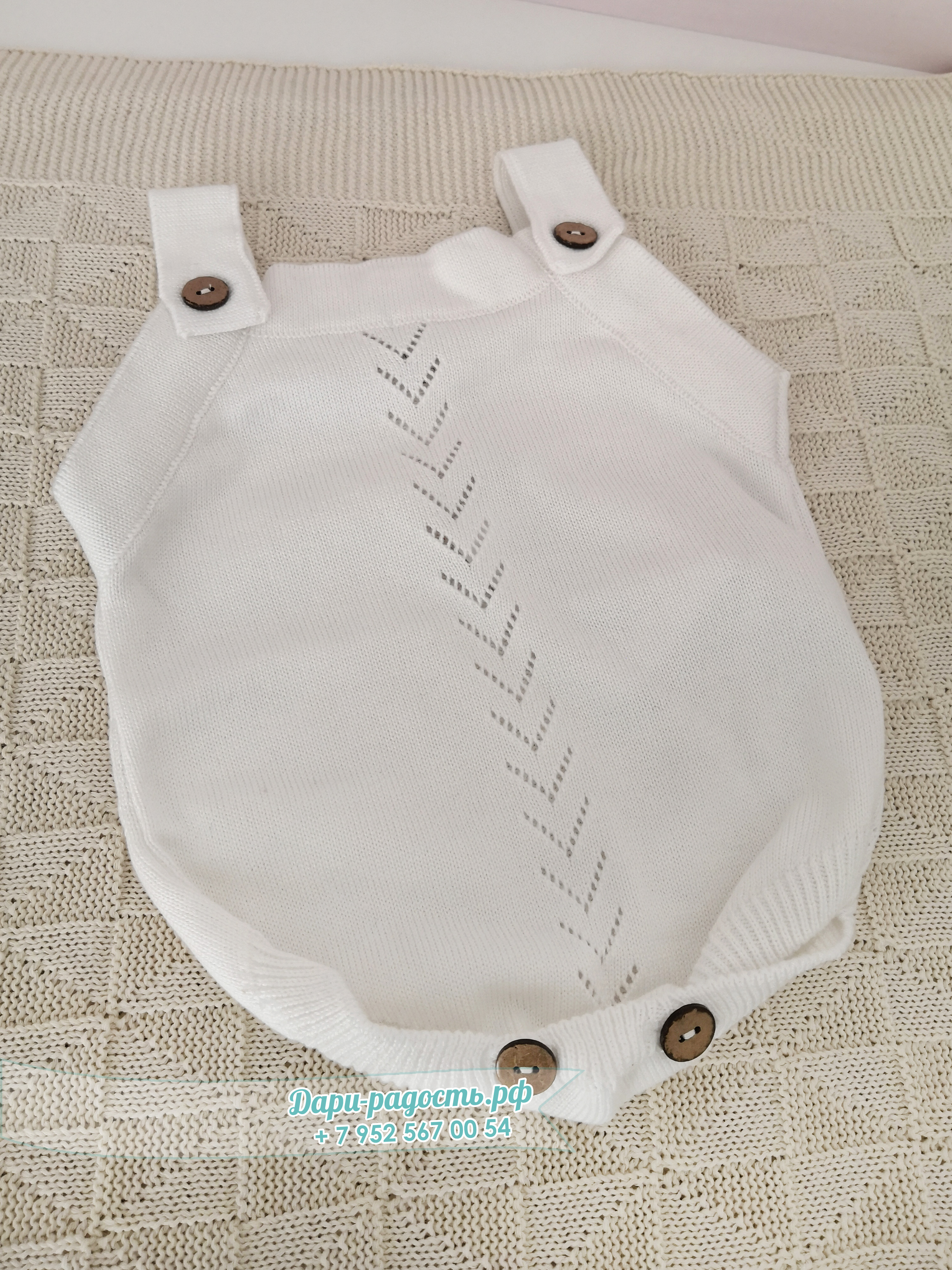 Большой торт из подгузников с детскими вещами и игрушками "Овечка"